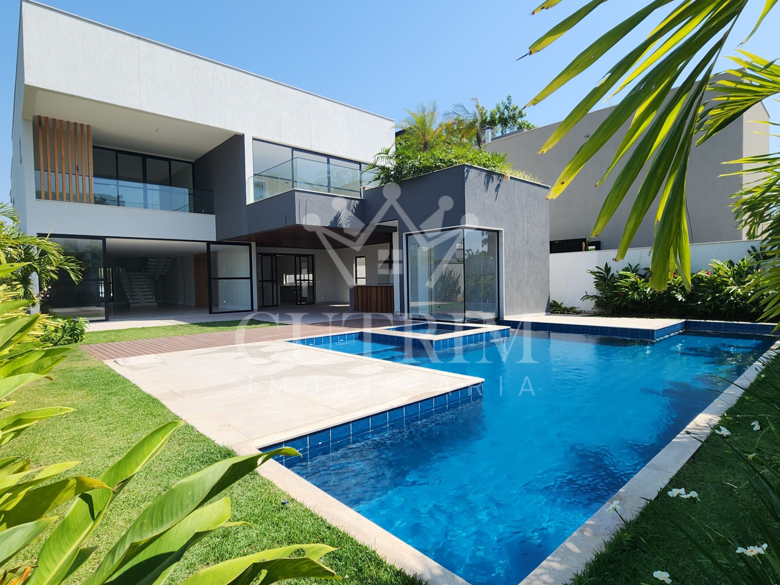 CASA TRIPLEX - CONDOMINIO ALPHAVILLE - BARRA DA TIJUCA