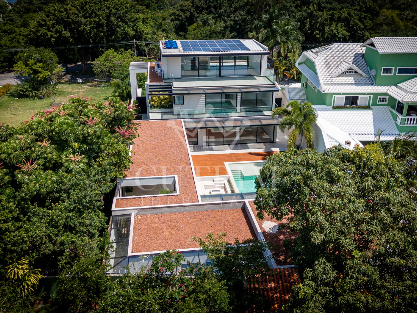 CASA TRIPLEX – CONDOMÍNIO MANSÕES – BARRA DA TIJUCA