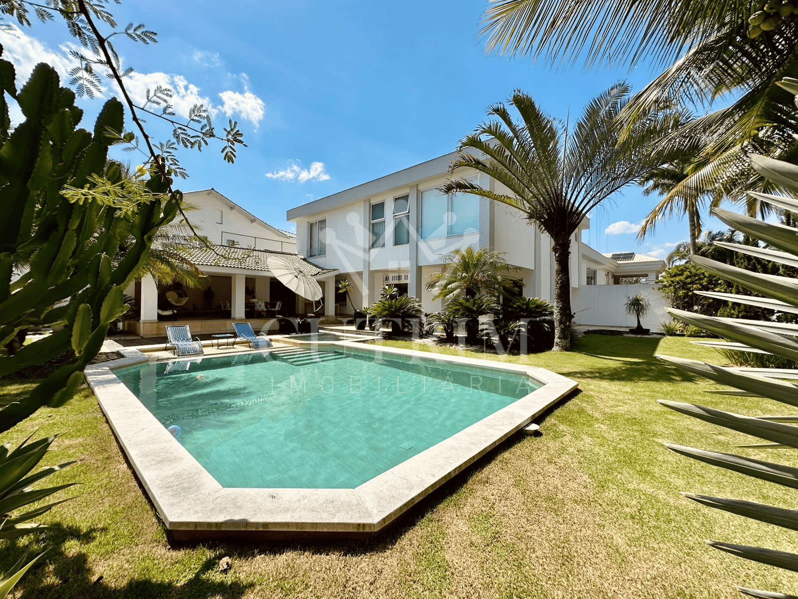 CASA DUPLEX – CONDOMÍNIO MALIBU – BARRA DA TIJUCA
