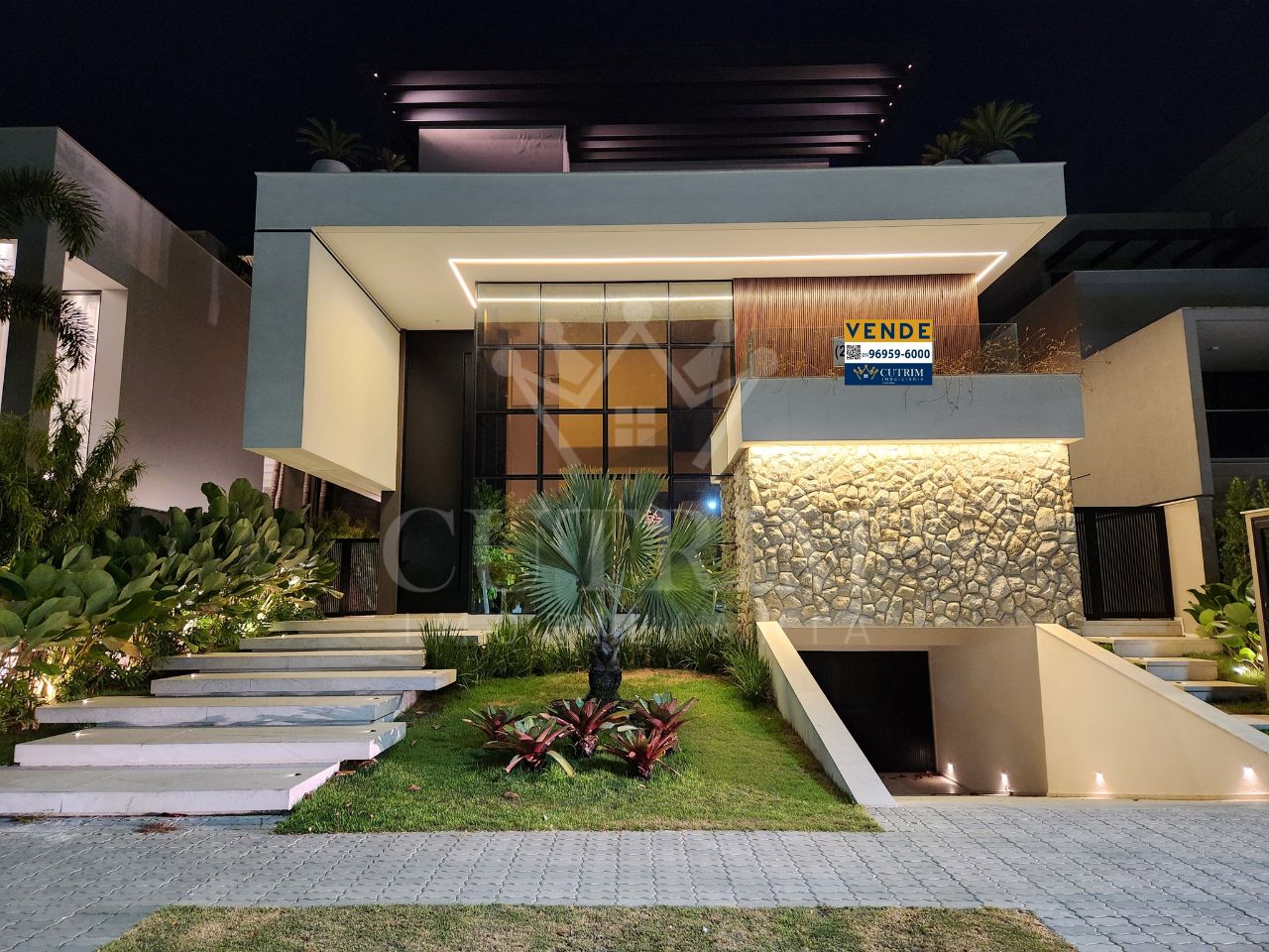 CI0116 – CASA TRIPLEX – CONDOMÍNIO ALPHAVILLE – BARRA DA TIJUCA – 5 SUÍTES – R$ 13.500.000,00